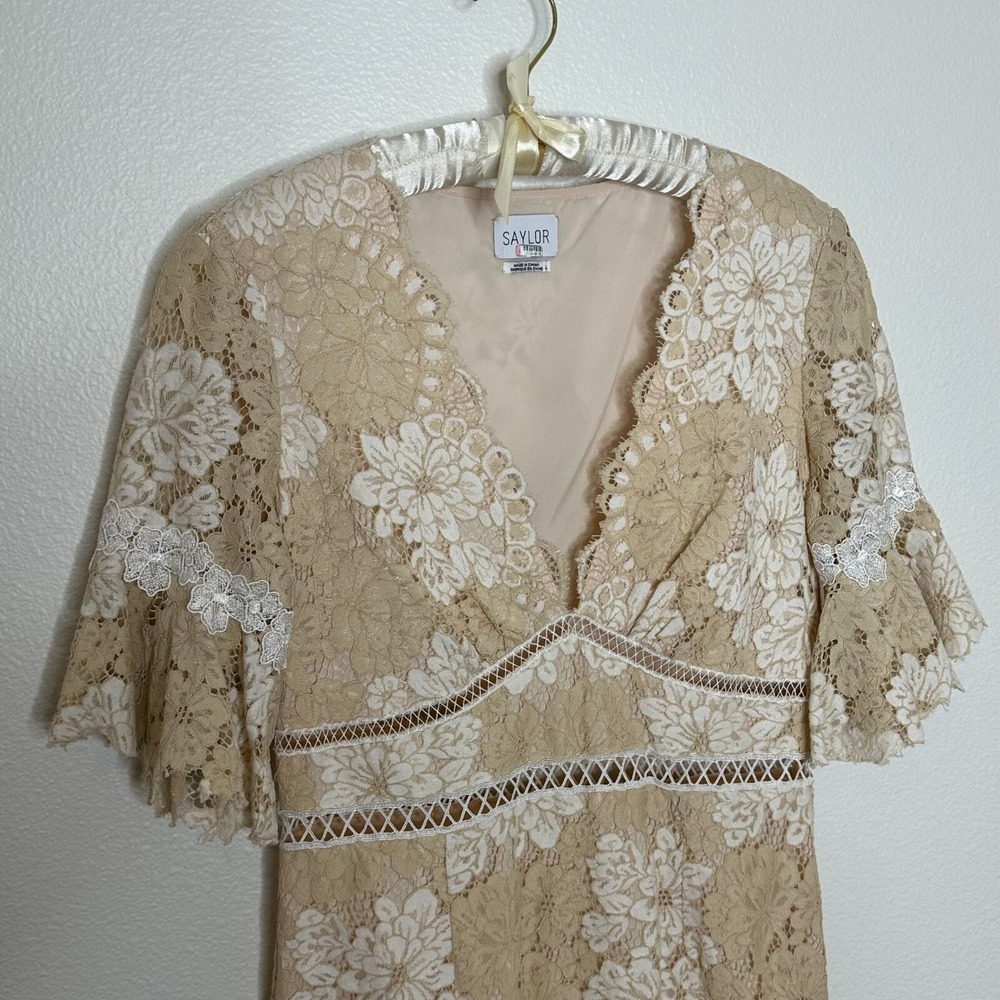 Saylor Maggy Lace Dress Size L Beige Ivory Flared Hemline Floral Deep V Neck - Picture 4 of 8